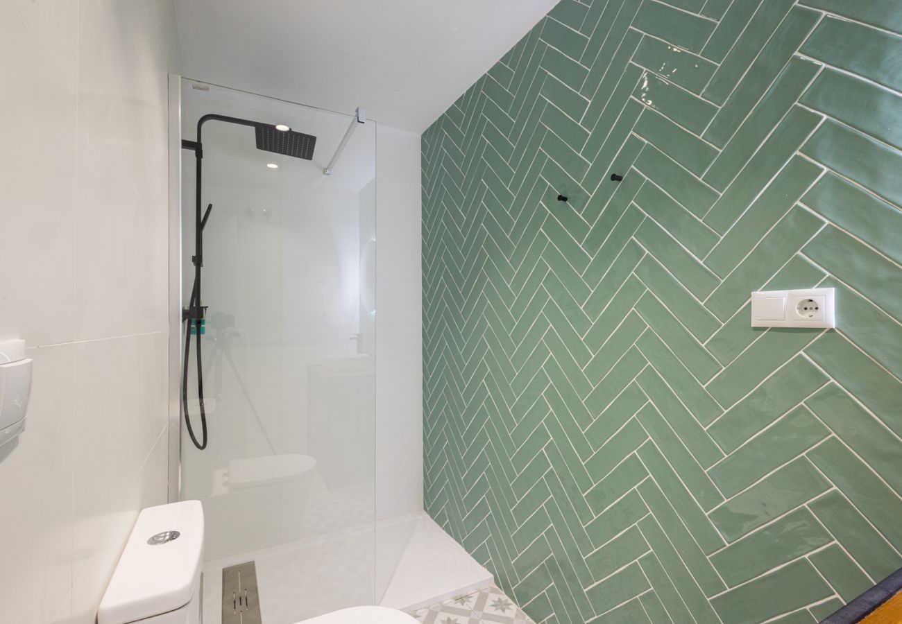 Apartment in Valencia / València - Pirate Studio II | 2 Guests | AC WiFi | 15 min Oceanografic