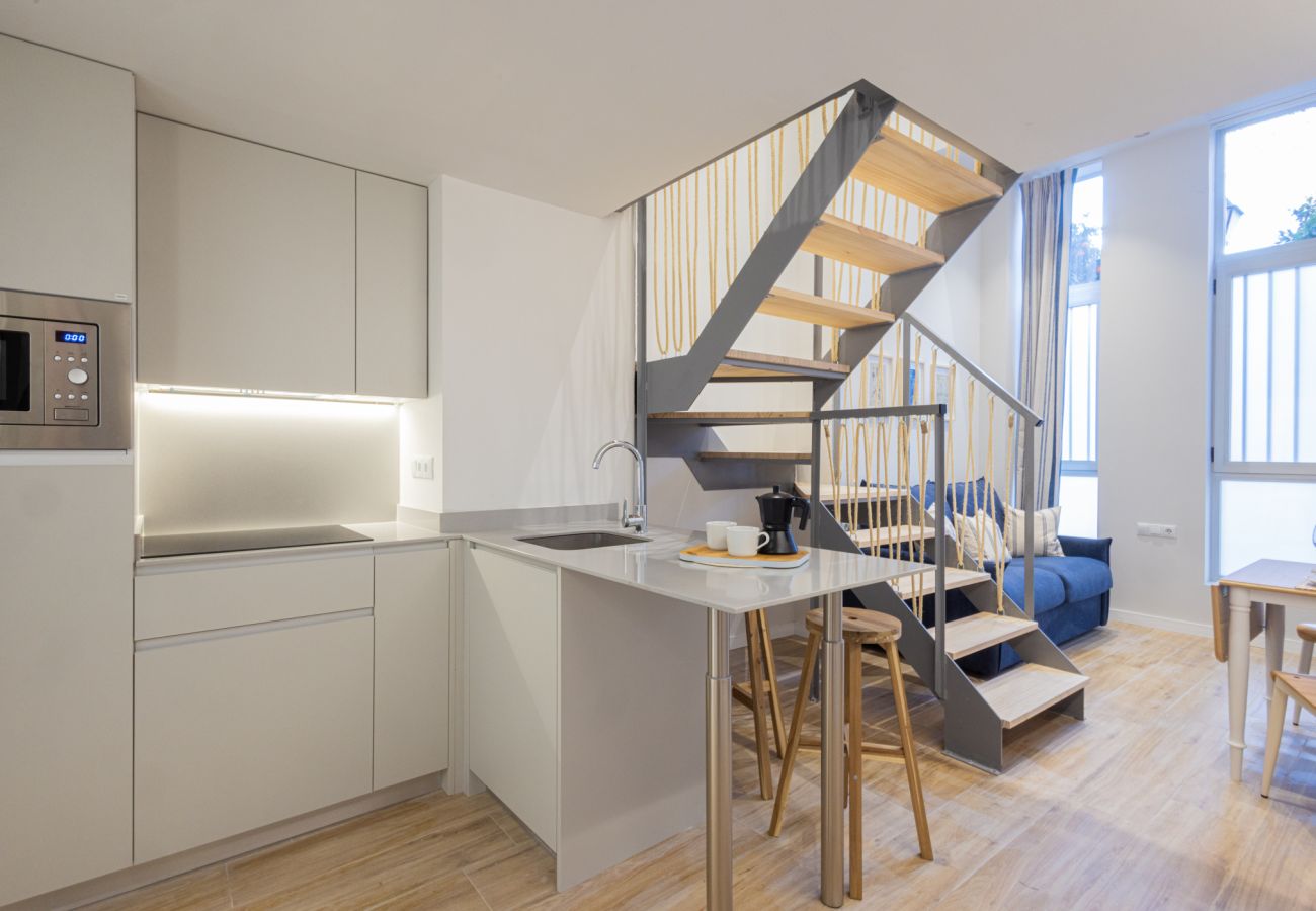 Apartment in Valencia / València - Pirate Duplex III | 4 Guests | AC WiFi | 15 min Oceanografic