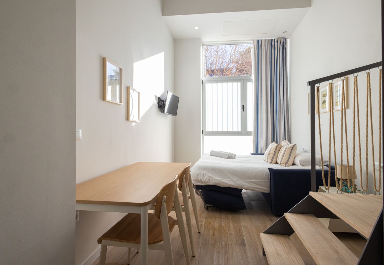 Apartment in Valencia / València - Pirate Duplex V | 4 Guests | AC WiFi | 15 min Oceanografic