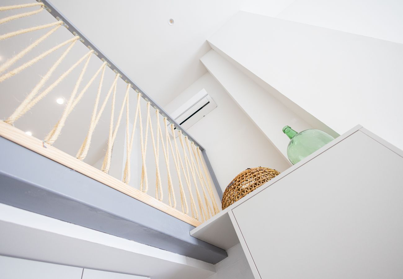 Apartment in Valencia / València - Pirate Duplex V | 4 Guests | AC WiFi | 15 min Oceanografic