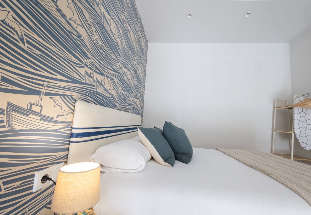Apartment in Valencia / València - Pirate Duplex V | 4 Guests | AC WiFi | 15 min Oceanografic