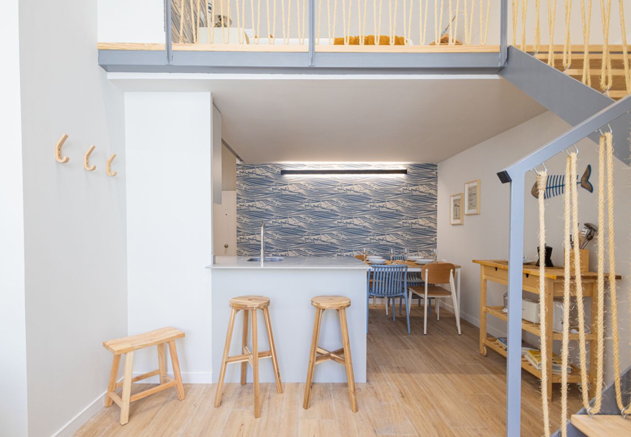 Apartment in Valencia / València - Pirate Duplex VII | 4 Guests | AC WiFi | 15 min Oceanografic
