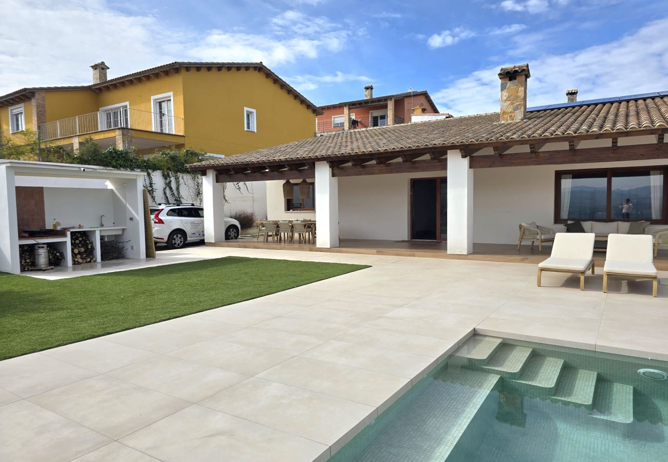 Chalet in L'Enova - Eco Luxury Villa | Private Pool + BBQ | 8 Guests