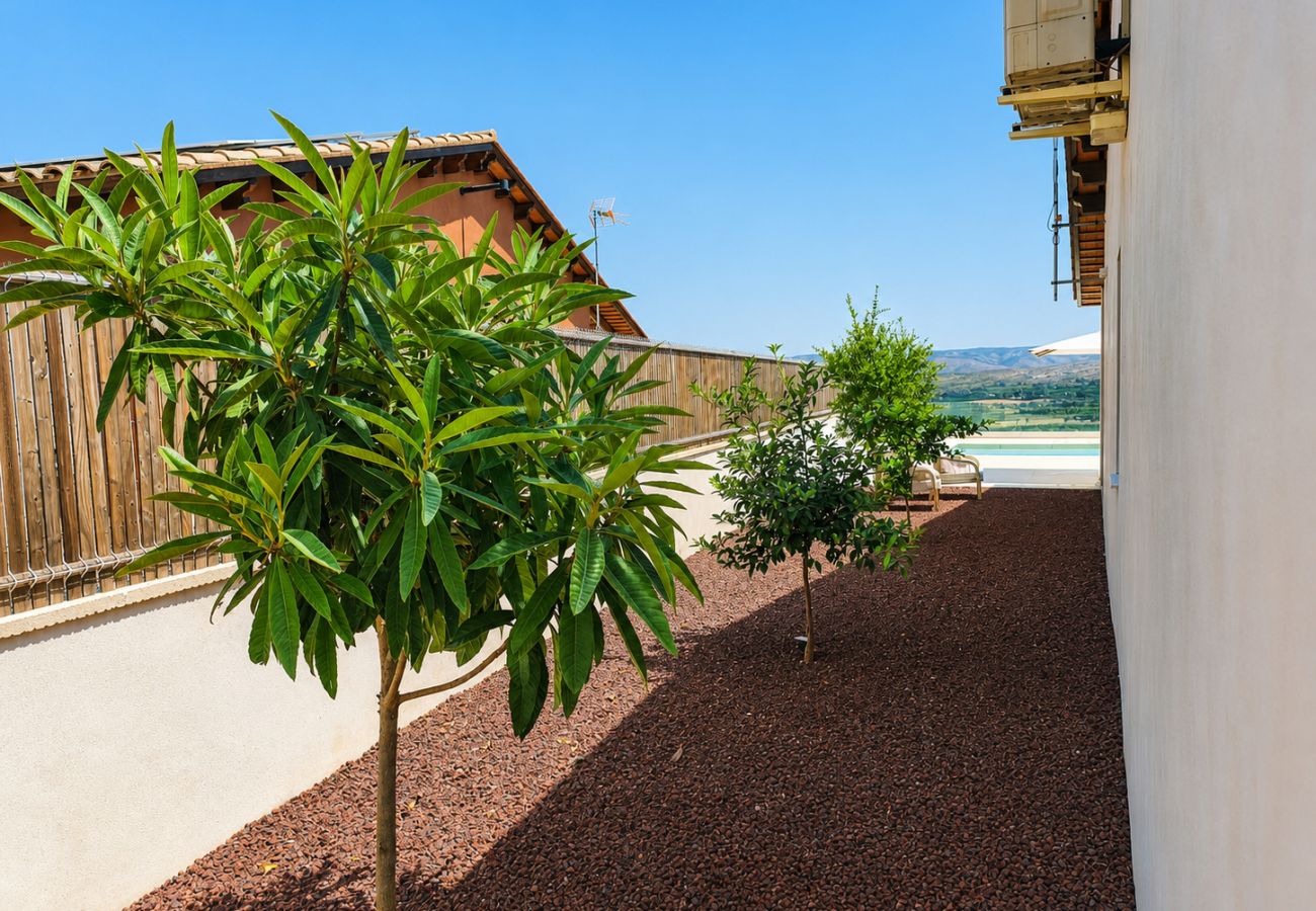 Chalet in L'Enova - Eco Luxury Villa | Private Pool + BBQ | 8 Guests