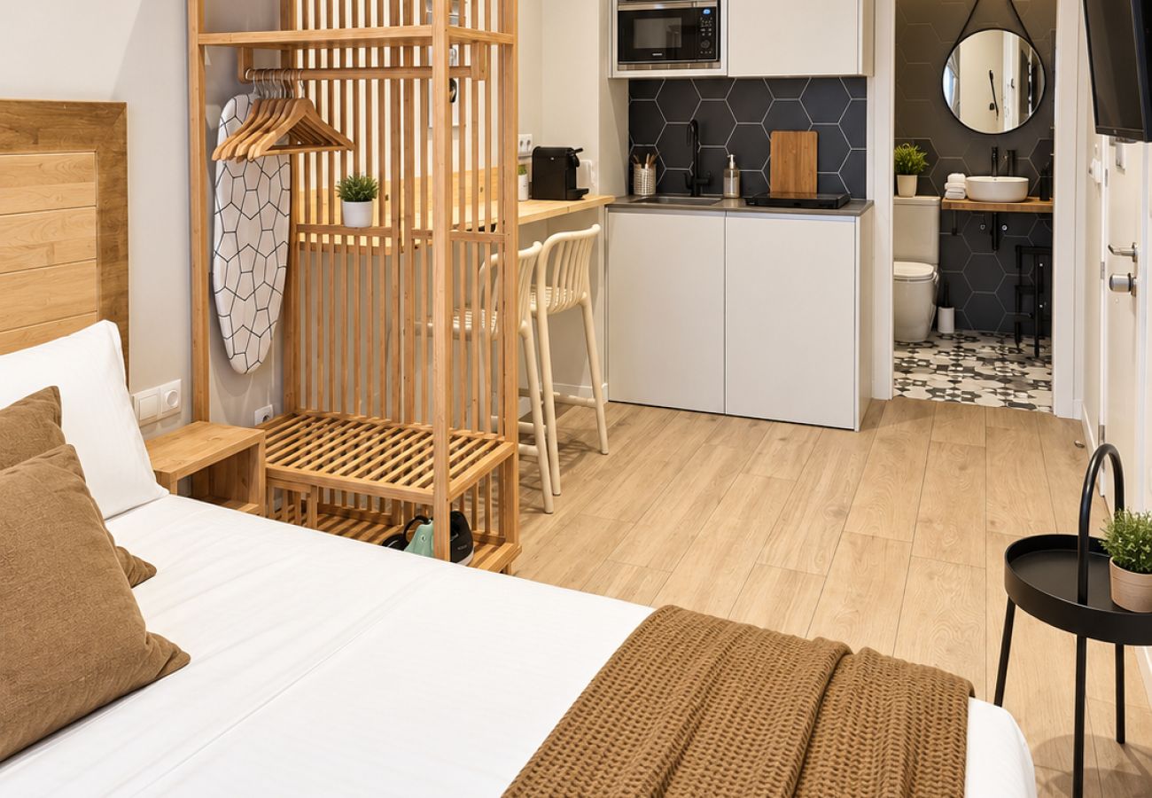 Apartment in Valencia / València - Beach Apartment | 1BR | 2 Guests | AC & WIFI