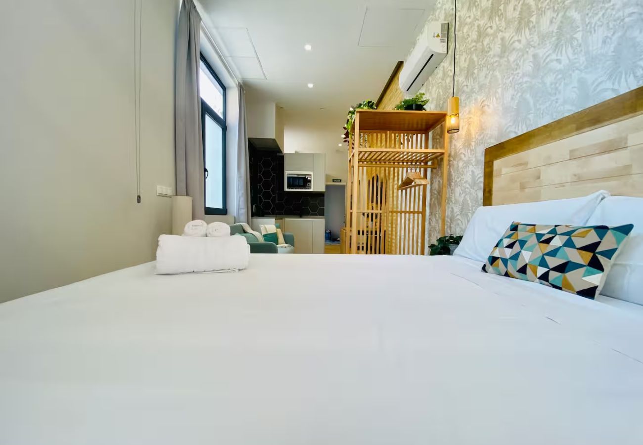 Apartment in Valencia / València - Beach Apartment | 1BR | 3 Guests | AC & WIFI