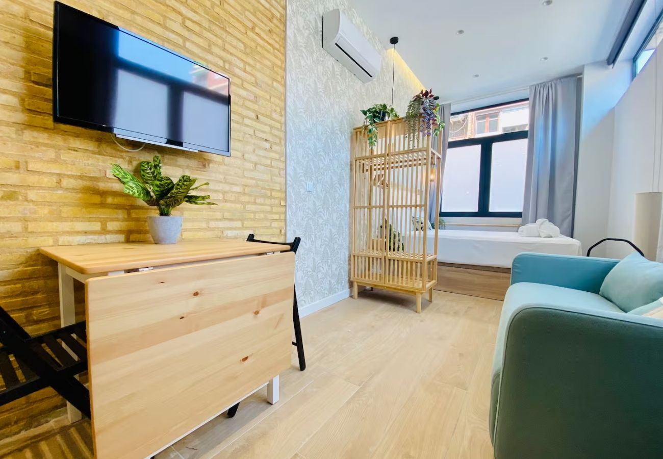 Apartment in Valencia / València - Beach Apartment | 1BR | 3 Guests | AC & WIFI