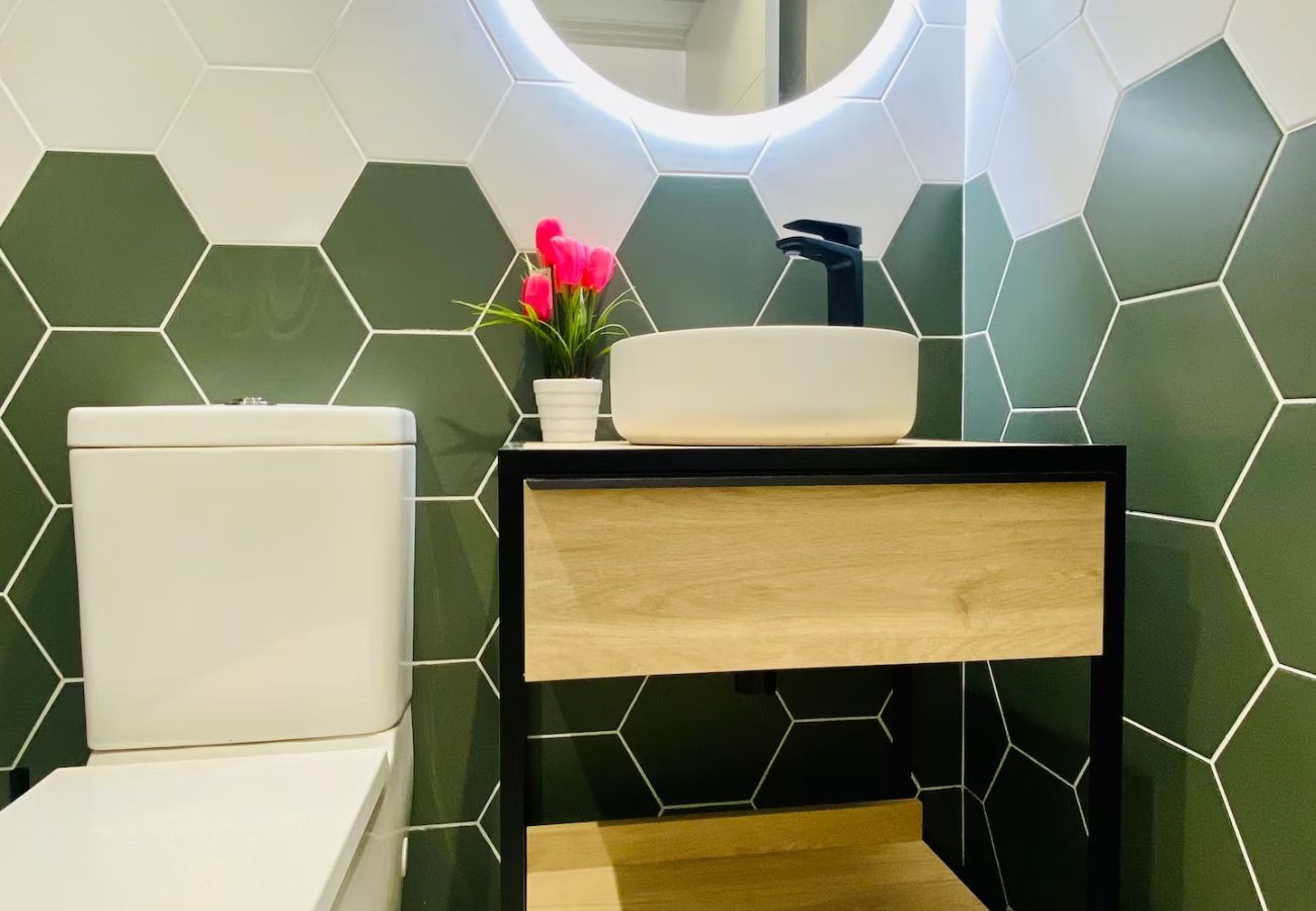 Apartment in Valencia / València - Beach Apartment | 1BR | 3 Guests | AC & WIFI