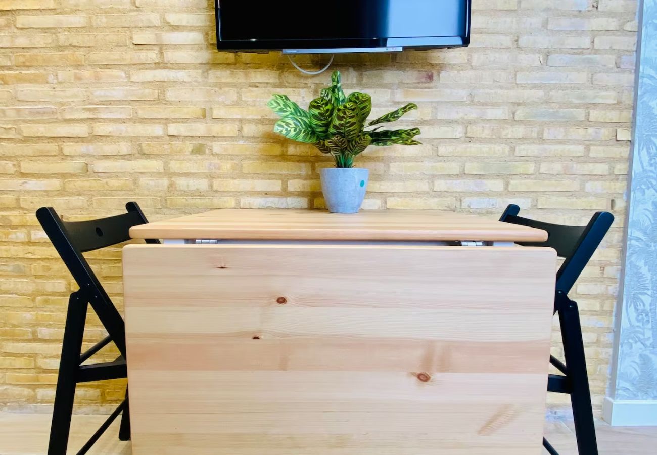 Apartment in Valencia / València - Beach Apartment | 1BR | 3 Guests | AC & WIFI