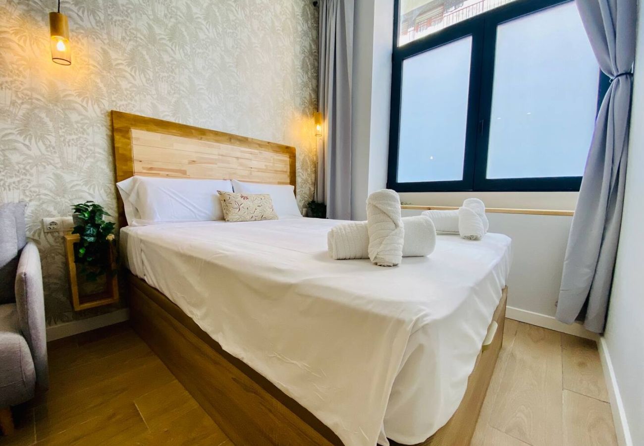 Apartment in Valencia / València - Beach Apartment | 1BR | 3 Guests | AC & WIFI