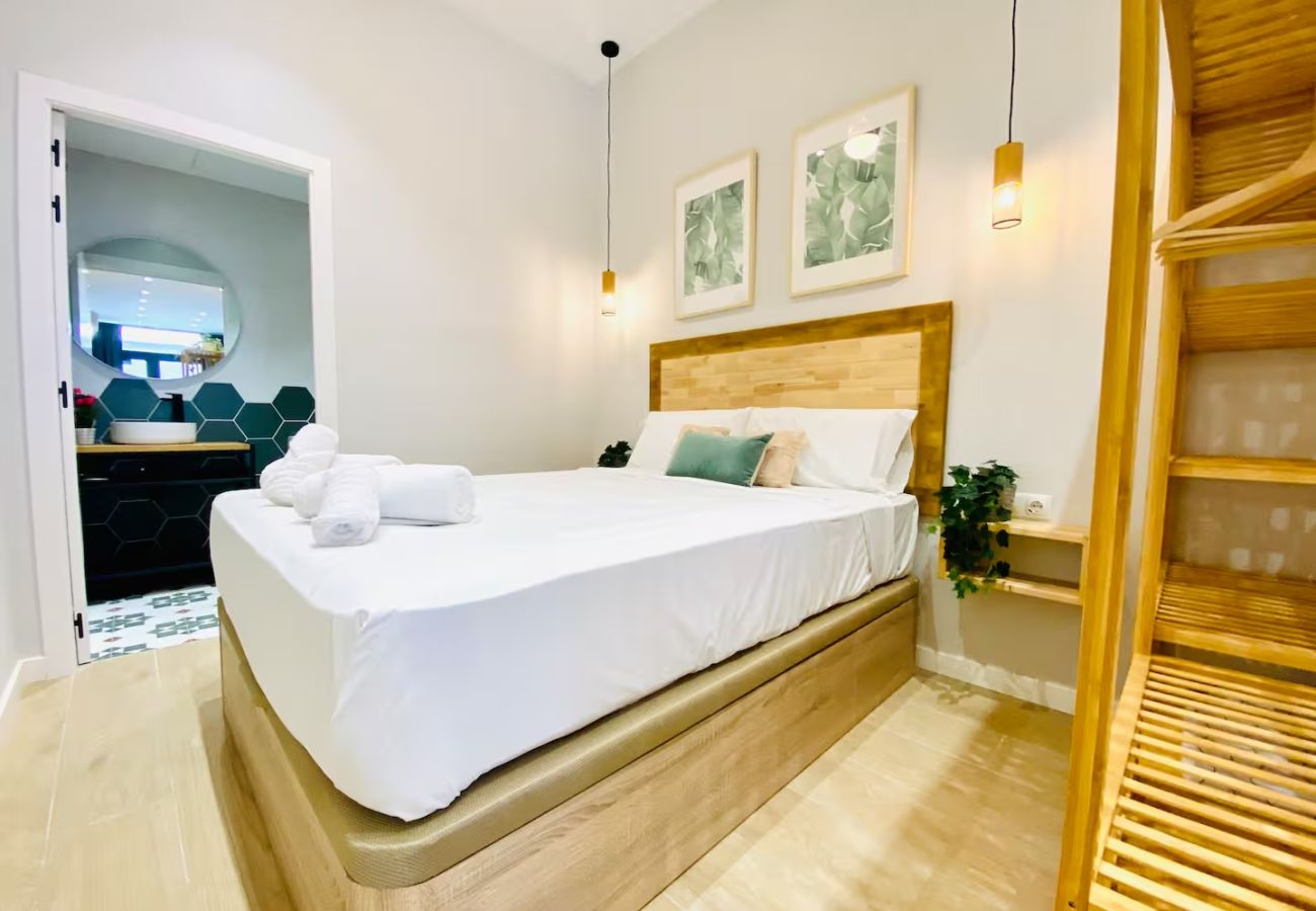 Apartment in Valencia / València - Beach Apartment | 1BR | 4 Guests | AC & WIFI