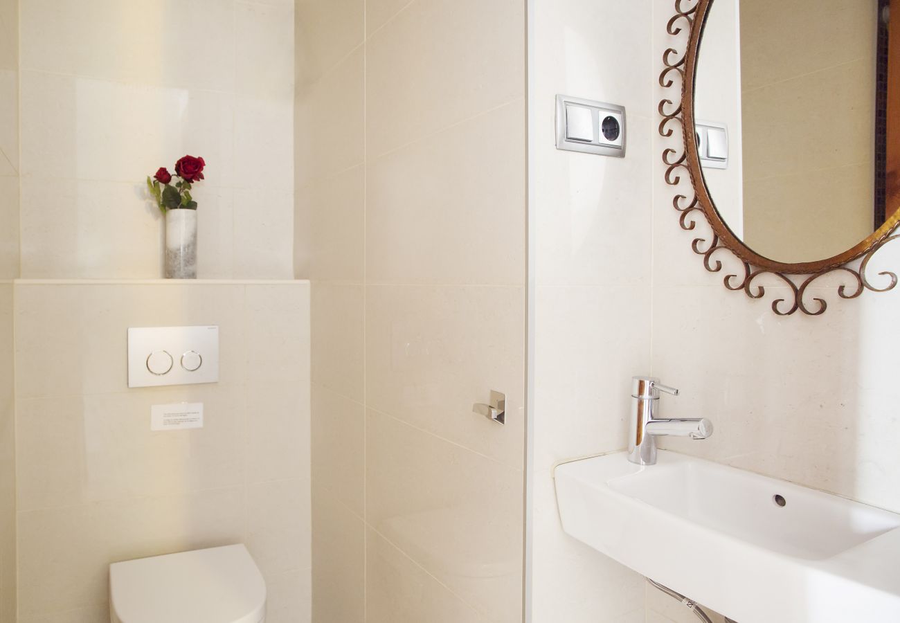Appartement à Barcelone - VILADOMAT, appartement grand, spacieux, lumineux, confortable, tranquile en Barcelone centre