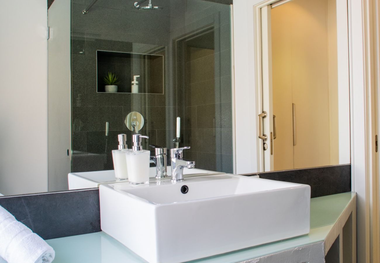 Appartement à Valence / Valencia - El Cabanyal Petit Penthouse by Florit Flats
