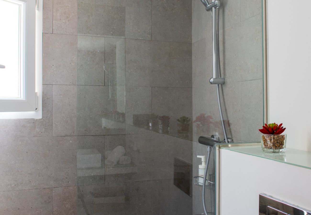 Appartement à Valence / Valencia - El Cabanyal Petit Penthouse by Florit Flats
