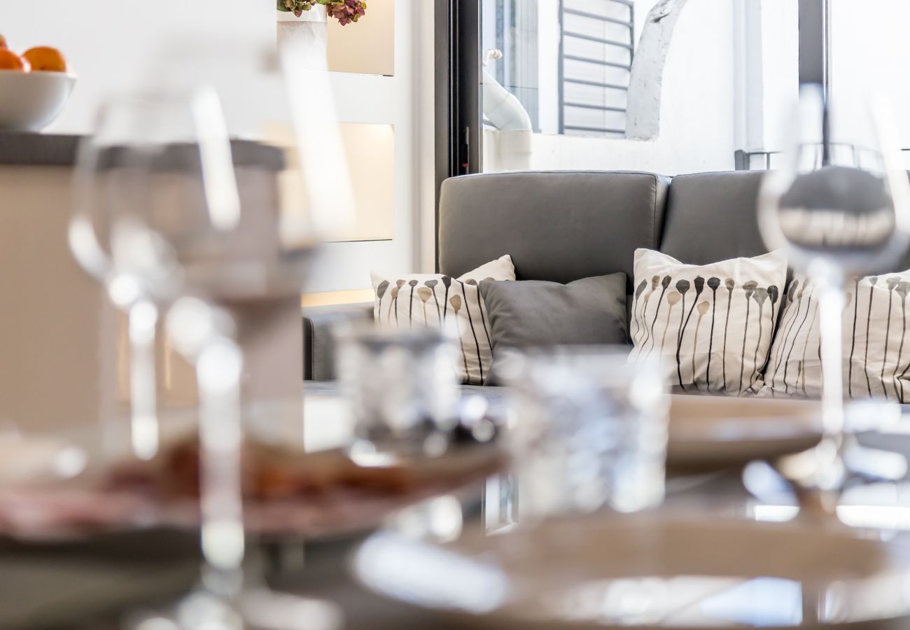 Appartement à Valence / Valencia - CENTER-Luxurious 1BR, 1BA-Terrace, WI-FI, A/C 