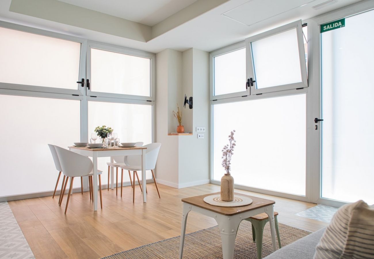 Appartement à Valence / Valencia - Port Suite V | 4 Viajeros | AC & WiFi | 15 min Ciudad Artes