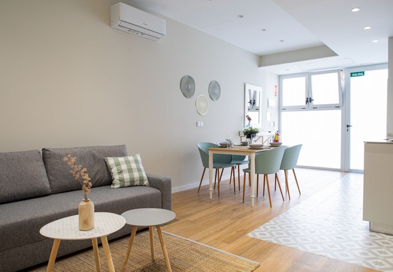 Appartement à Valence / Valencia - Port Suite III | 6 Viajeros | AC & WiFi | 15 min Ciudad Artes