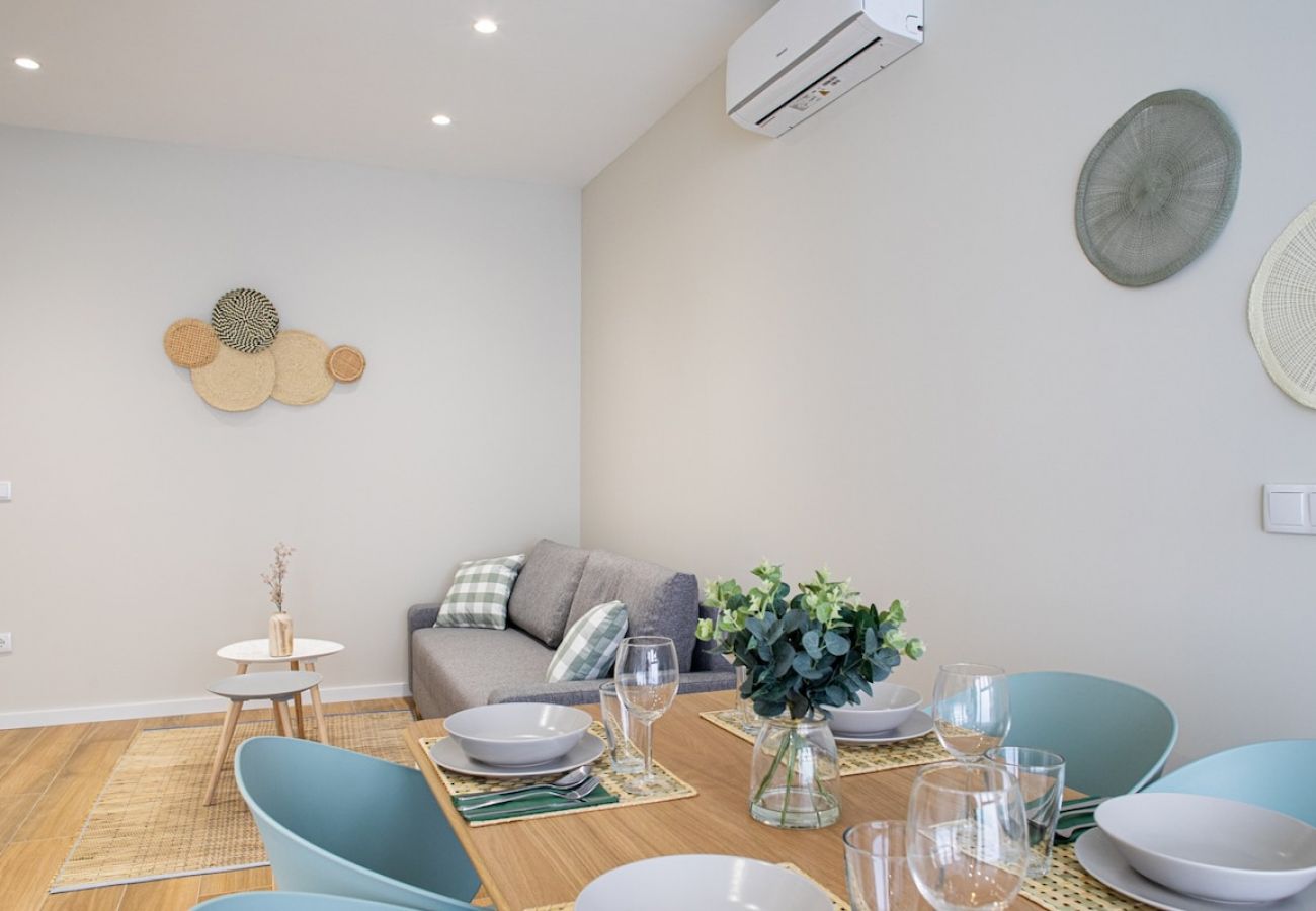 Appartement à Valence / Valencia - Port Suite III | 6 Viajeros | AC & WiFi | 15 min Ciudad Artes