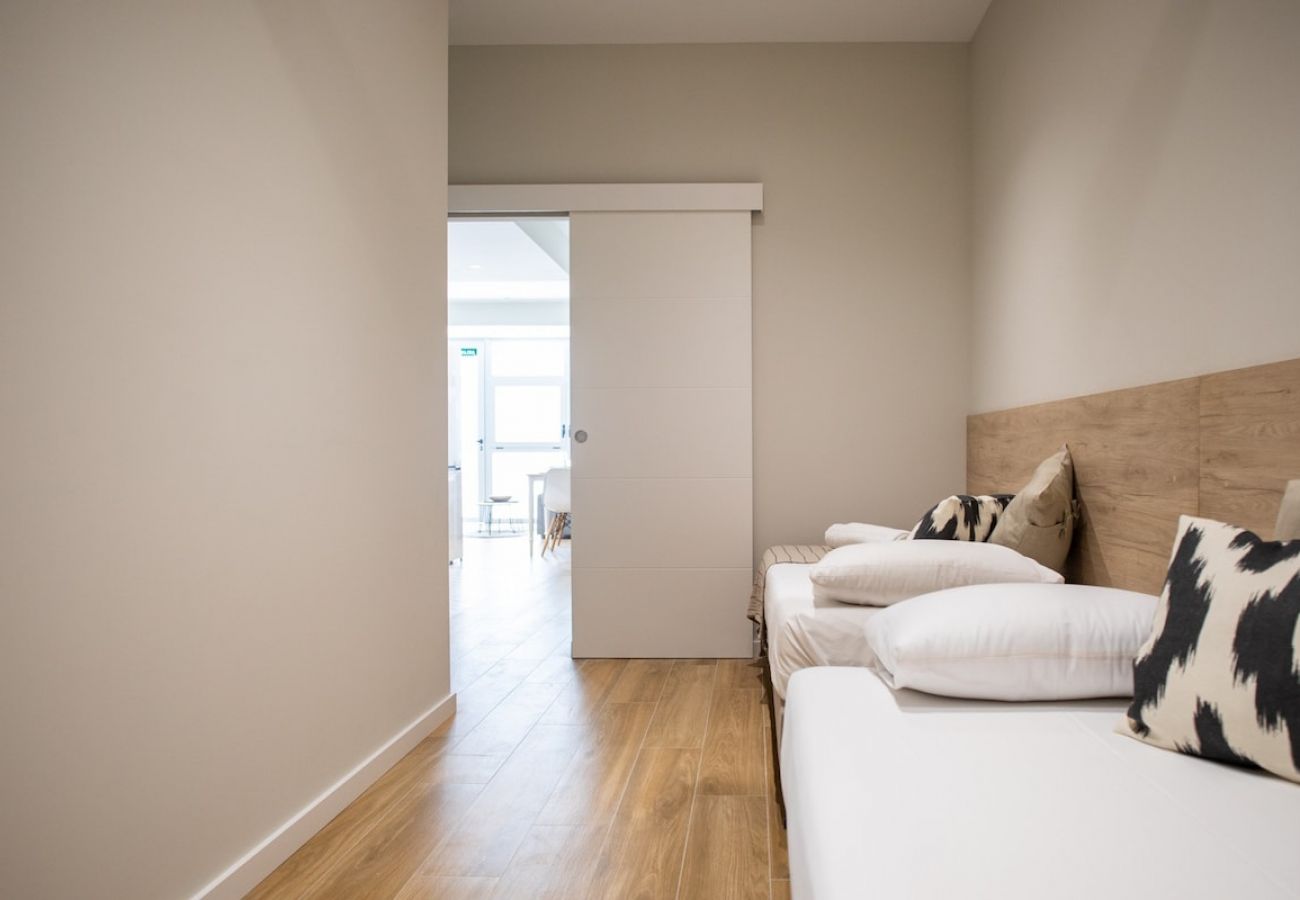 Appartement à Valence / Valencia - Port Suite VII | 6 Viajeros | AC & WiFi | 15 min Ciudad Artes