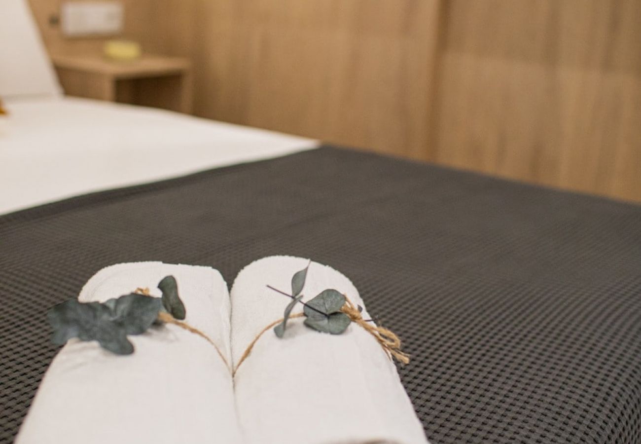 Studio à Valence / Valencia - Port Suite IV | 3 Viajeros | AC & WiFi | 15 min Ciudad Artes