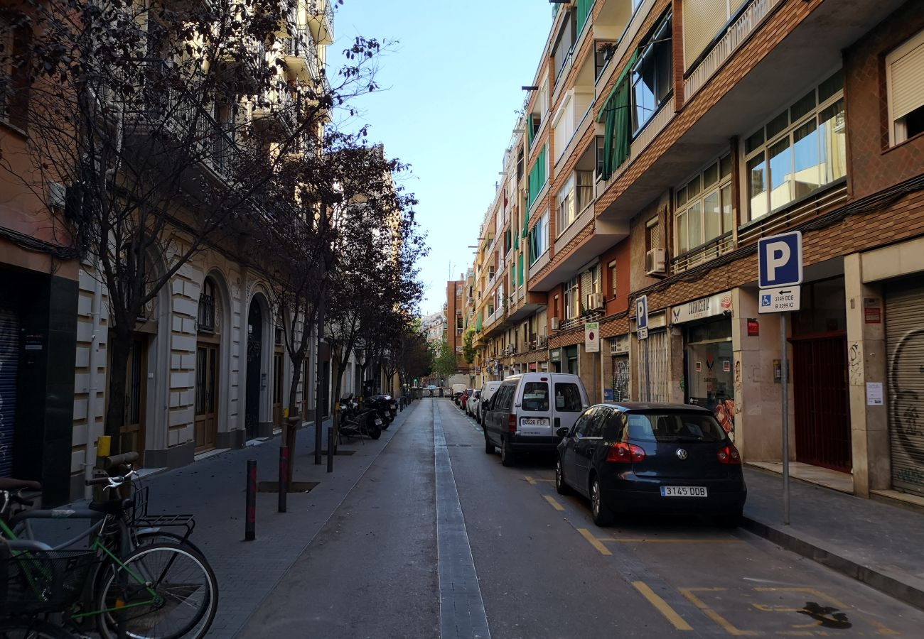 Appartement à Barcelone - ATIC, PRIVATE TERRACE, 2 BEDROOMS