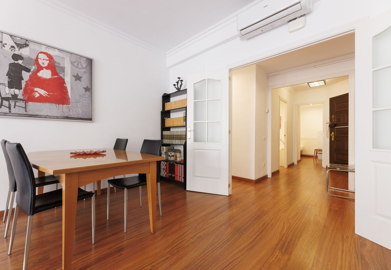 Appartement à Barcelone - Terrasse privative, 3 chambres, 2 salles de bain, Barcelona centre