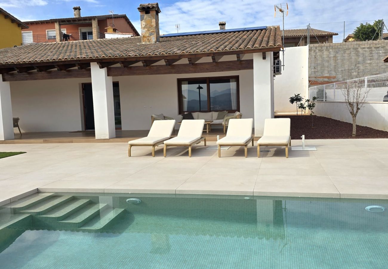 Chalet à L'Enova - Luxury Solar Villa | Pool & BBQ | 8 Guests