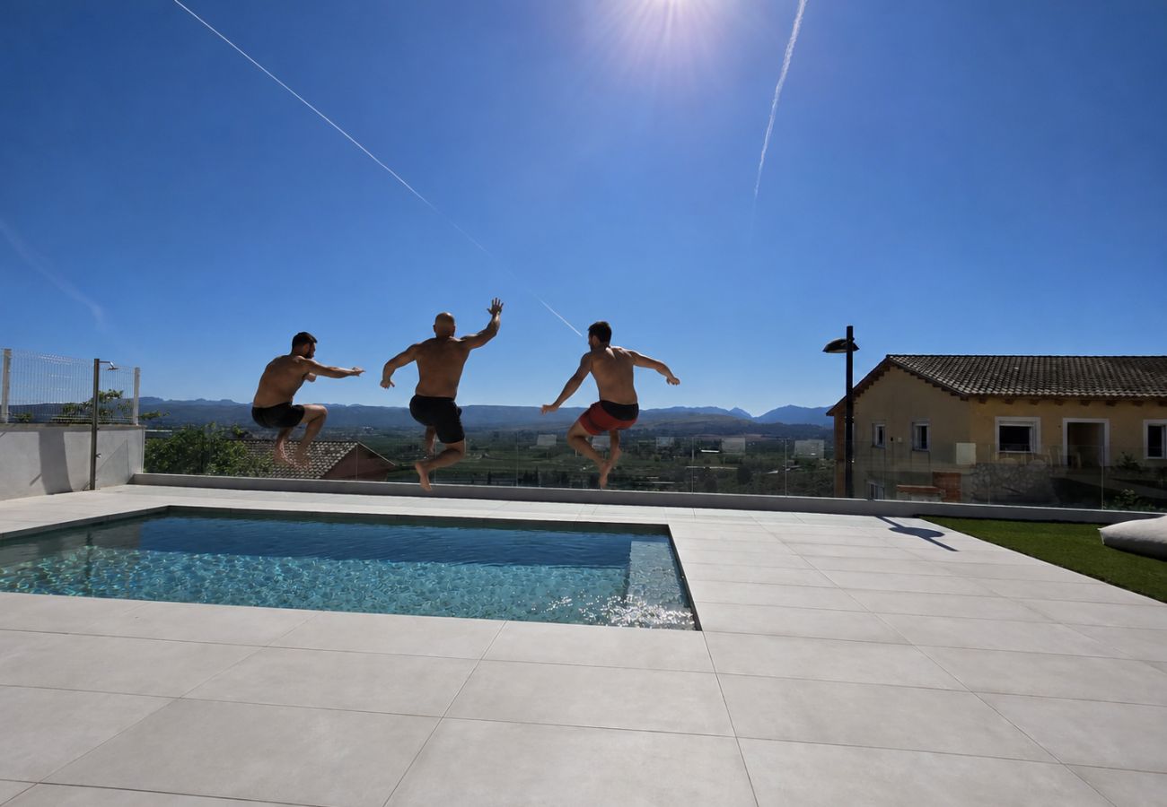 Chalet à L'Enova - Luxury Solar Villa | Pool & BBQ | 8 Guests