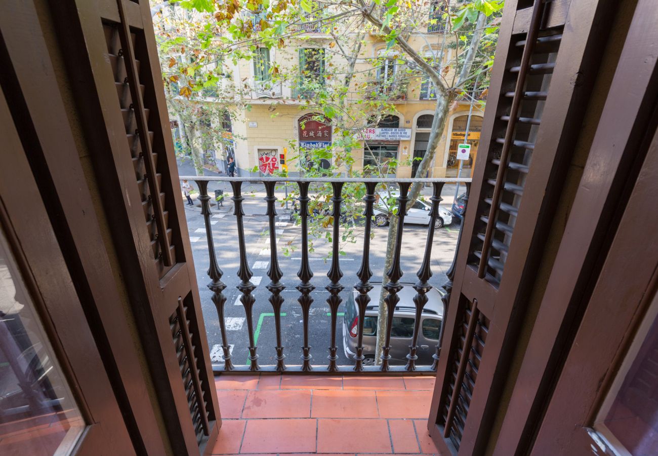 Appartamento a Barcelona - PARLAMENT, piso en alquiler reformado, moderno y muy bonito junto al mercado San Antonio en Barcelona centro