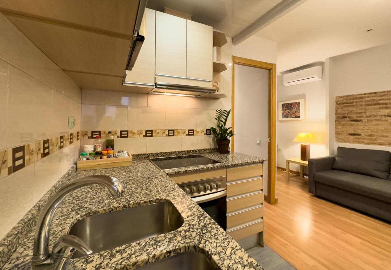 Appartamento a Barcelona - Piso bonito, restaurado en alquiler con patio terraza en Gracia, Barcelona centro