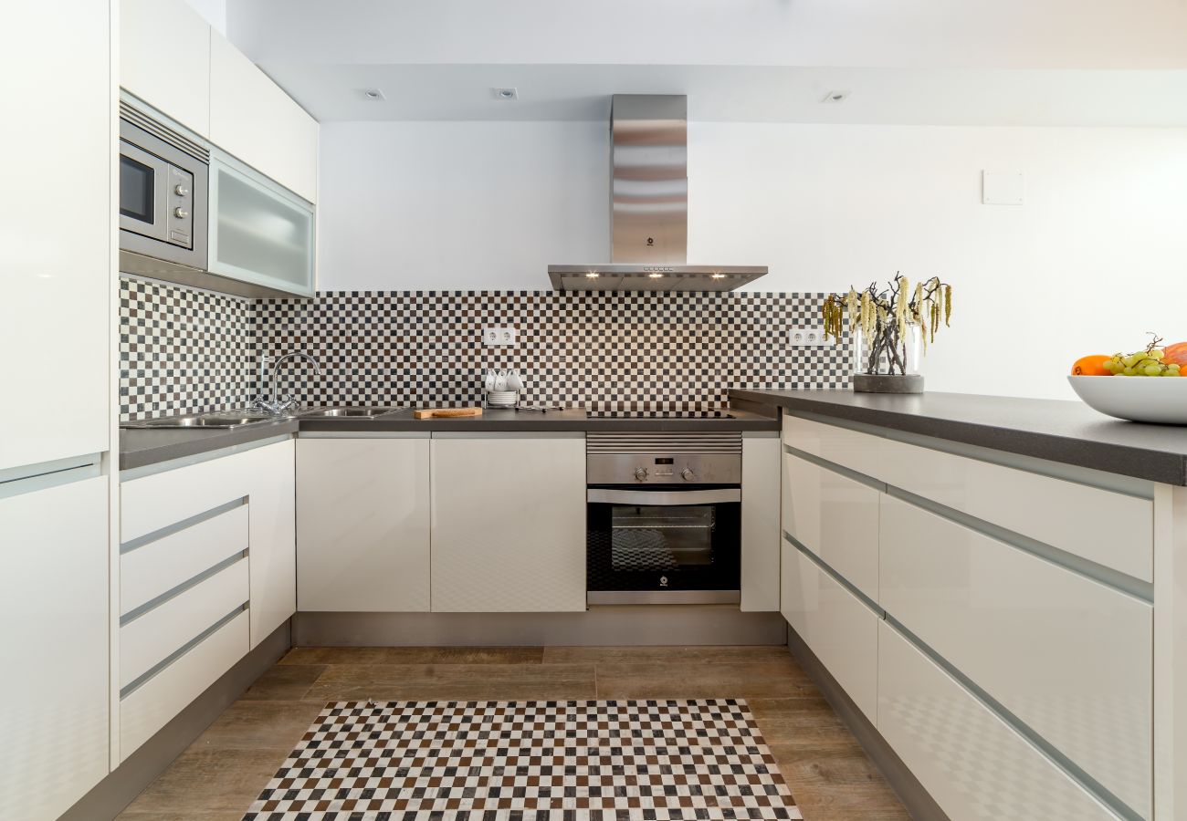 Appartamento a Valencia / València - CENTER-Luxurious 1BR, 1BA-Terrace, WI-FI, A/C 
