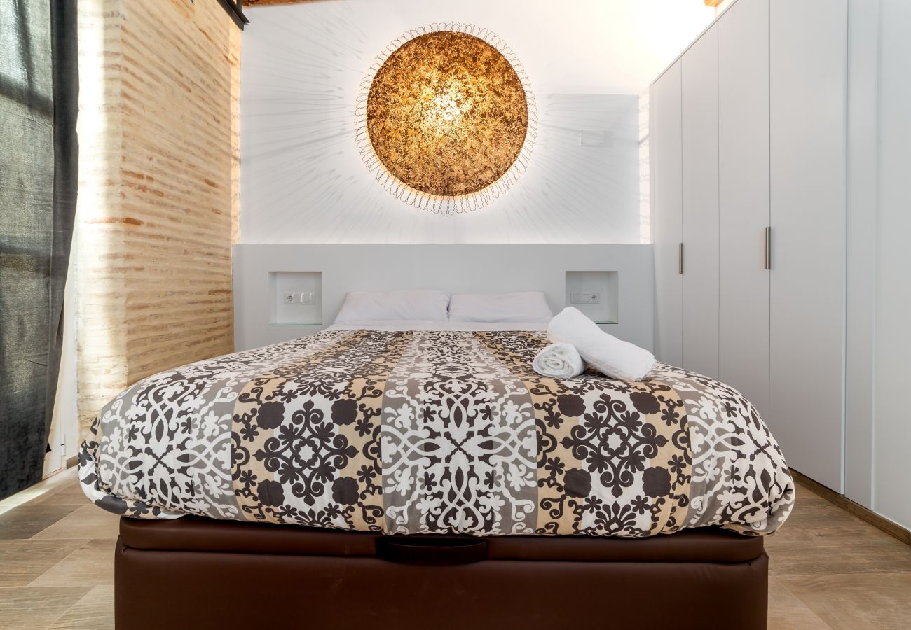 Appartamento a Valencia / València - CENTER-Luxurious 1BR, 1BA-Terrace, WI-FI, A/C 