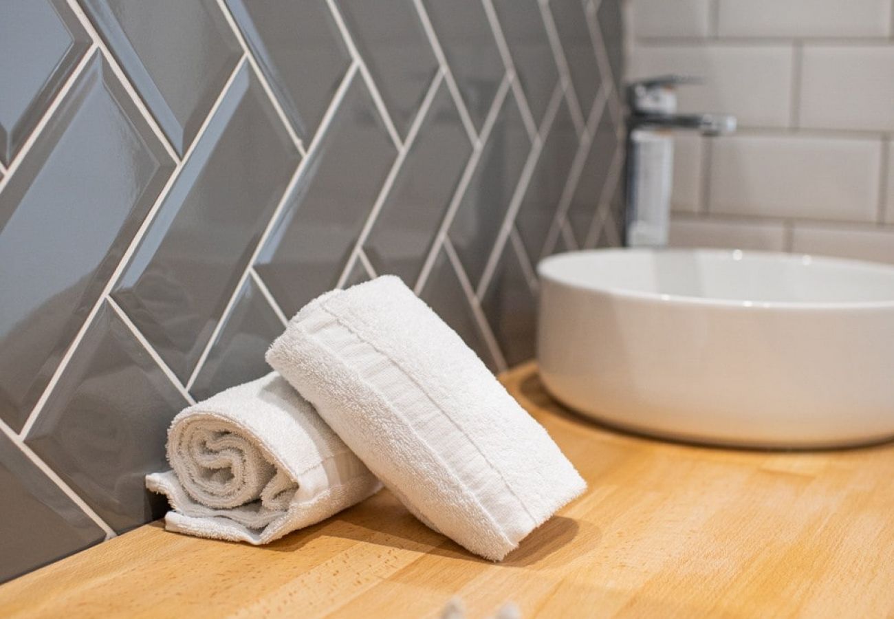 Appartamento a Valencia / València - Port Suite V | 4 Viajeros | AC & WiFi | 15 min Ciudad Artes
