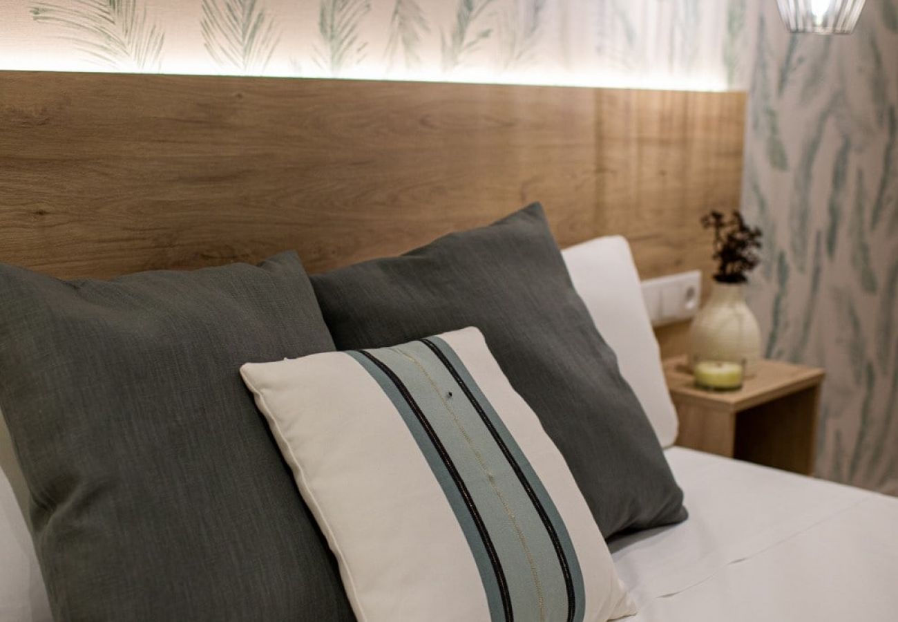 Appartamento a Valencia / València - Port Suite III | 6 Viajeros | AC & WiFi | 15 min Ciudad Artes