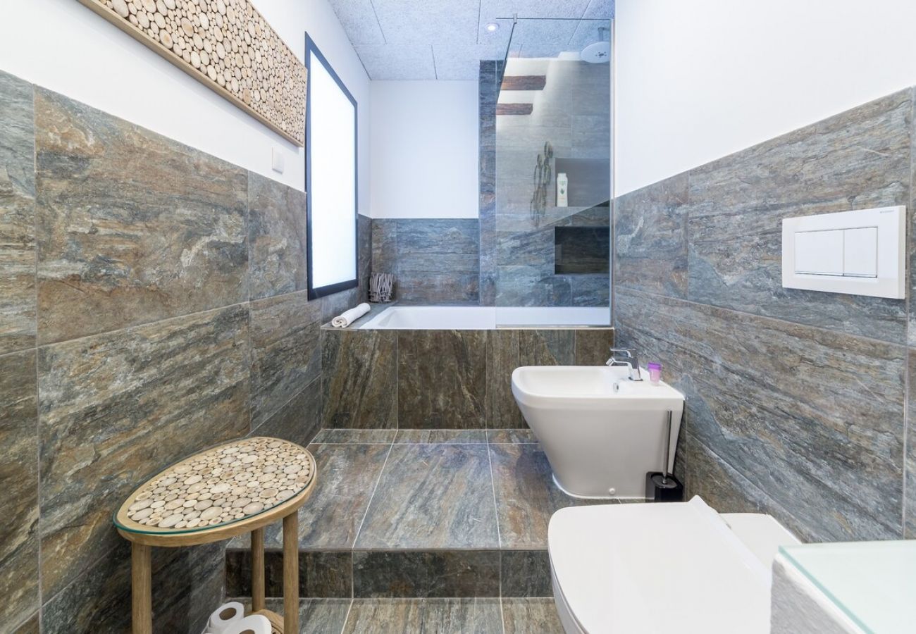 Appartamento a Valencia / València -  CATHEDRAL LUXURY TERRACE FLAT 2BR,2BA, A\C,Wifi