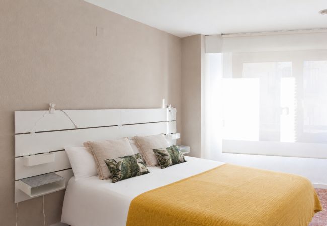 Appartamento a Valencia - Old Town Quart Towers Stay I | AC & WiFi | 4 Viajeros