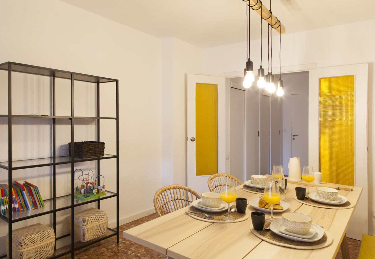 Appartamento a Valencia / València - Old Town Quart Towers Stay I | AC & WiFi | 4 Viajeros