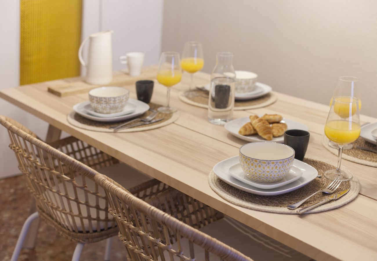 Appartamento a Valencia / València - Old Town Quart Towers Stay I | AC & WiFi | 4 Viajeros