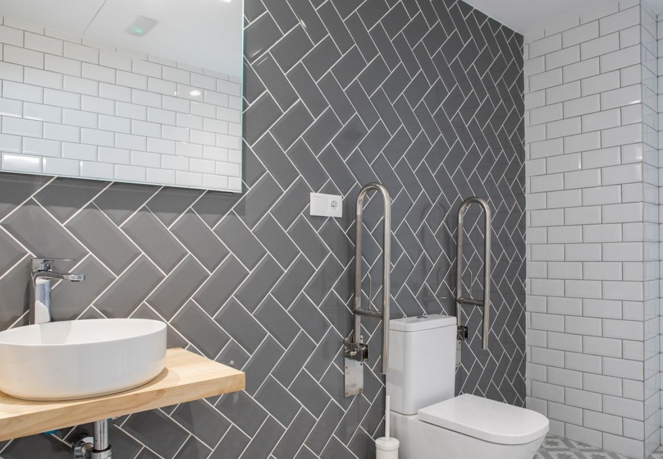 Appartamento a Valencia / València - Port Suite VII | 6 Viajeros | AC & WiFi | 15 min Ciudad Artes