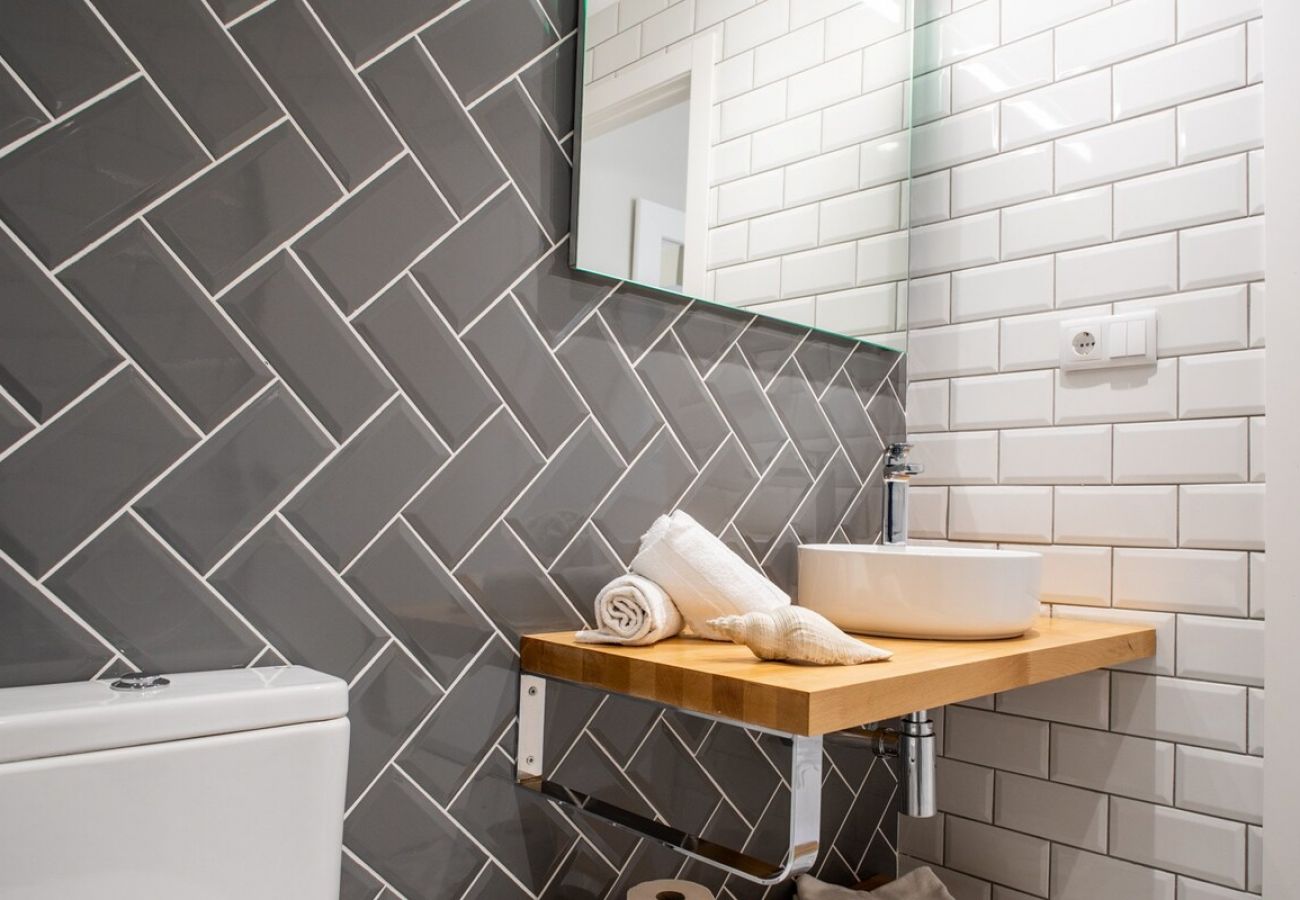 Appartamento a Valencia / València - Port Suite X | 4 Viajeros | AC & WiFi | 15 min Ciudad Artes