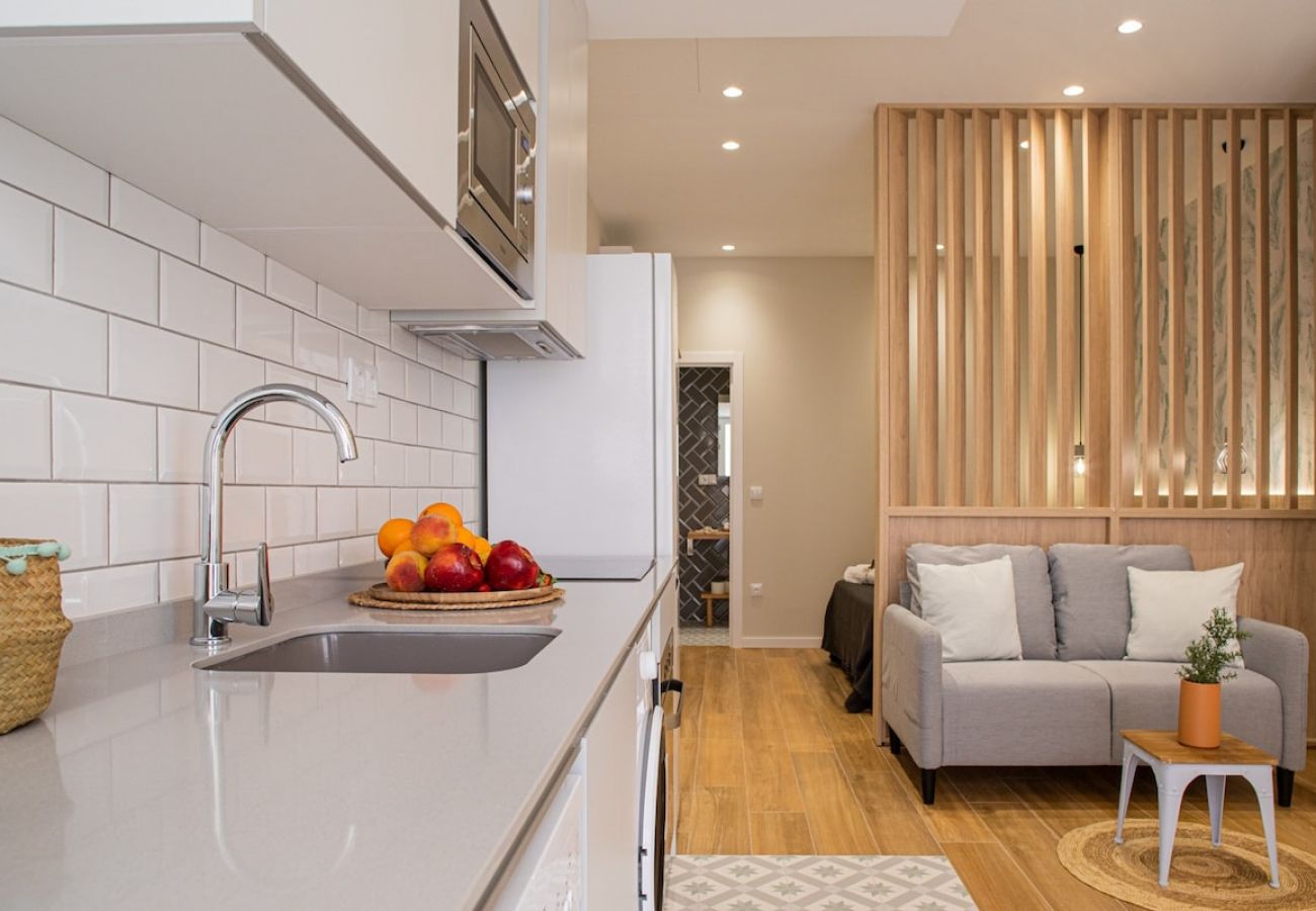Studio a Valencia / València - Port Suite IV | 3 Viajeros | AC & WiFi | 15 min Ciudad Artes