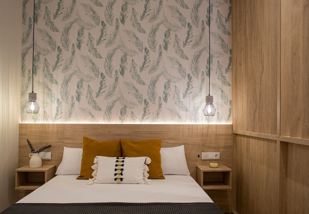 Studio a Valencia / València - Port Suite IV | 3 Viajeros | AC & WiFi | 15 min Ciudad Artes