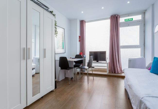 Studio a Madrid - Estudio en planta baja en Goya, Madrid