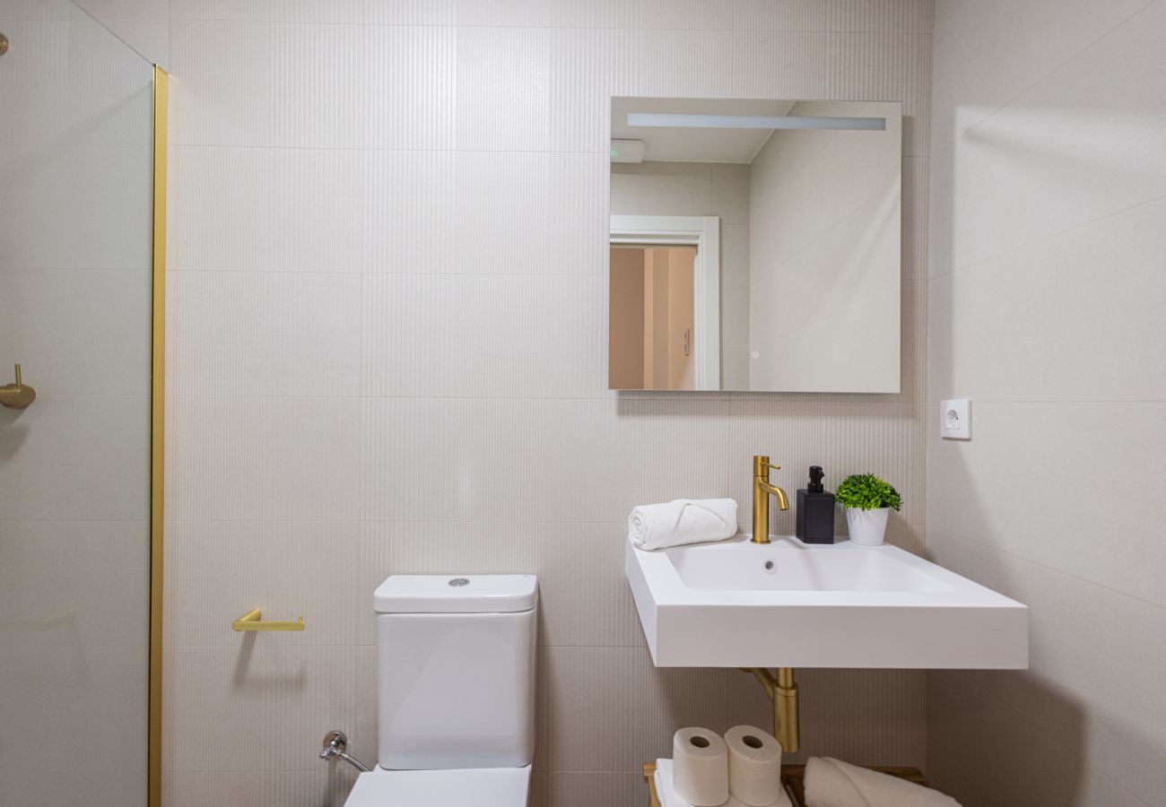 Appartamento a Valencia / València - Maritim Studios III | 4 Viajeros | AC-WIFI | Near Beach