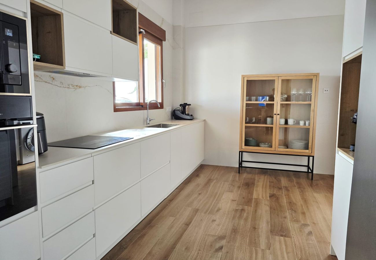 Villetta a L'Enova - Villa Eco di Lusso | Piscina e Barbecue | 8 Ospiti