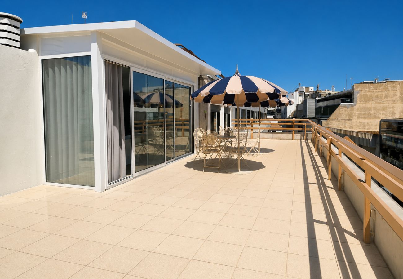 Appartamento a Valencia / València - Atico de Lujo con Terraza de 185 m² | 6 Viajeros 