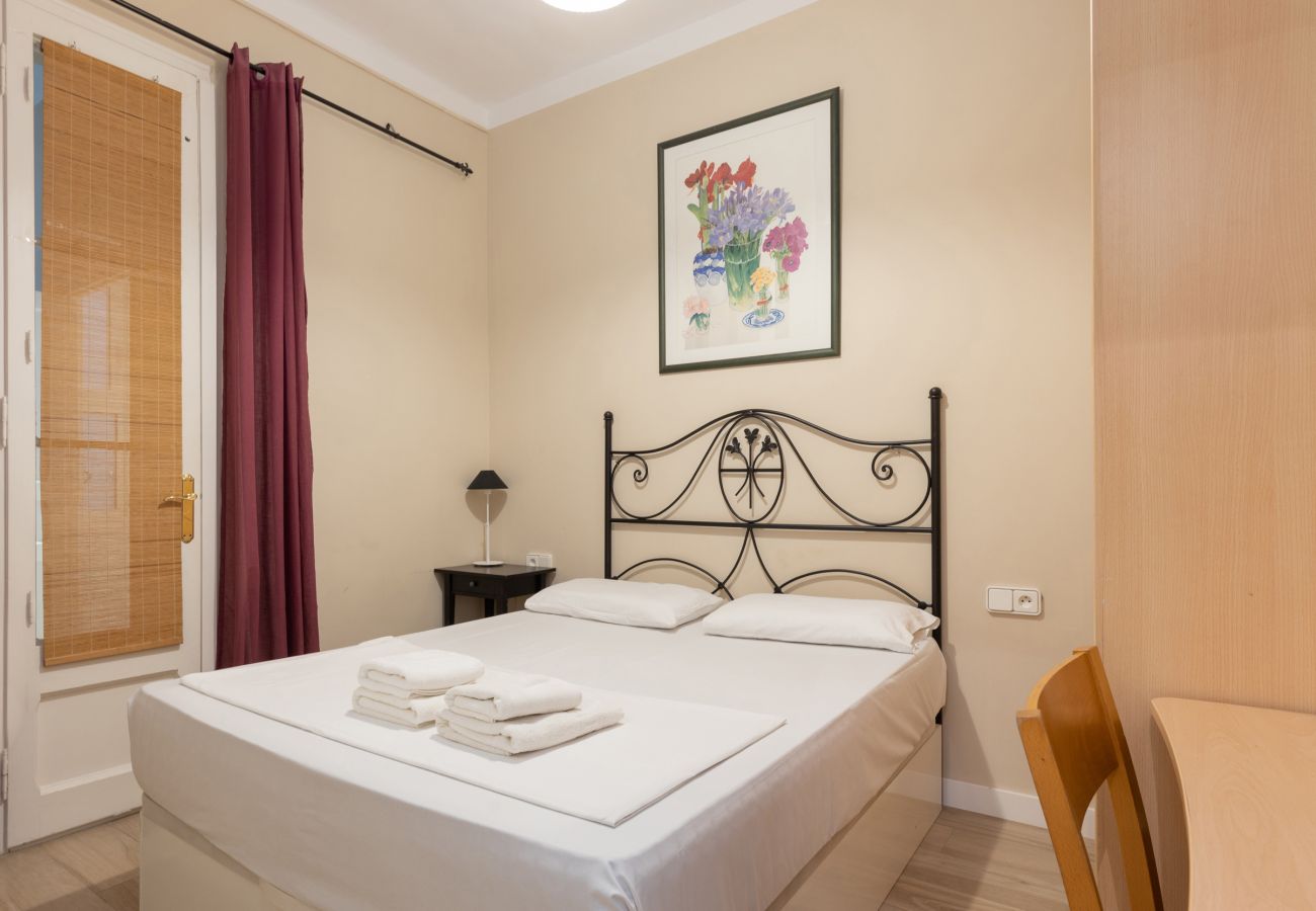 Appartement in Barcelona - CALABRIA, piso amplio ideal familias o grupos en Eixample, Barcelona centro