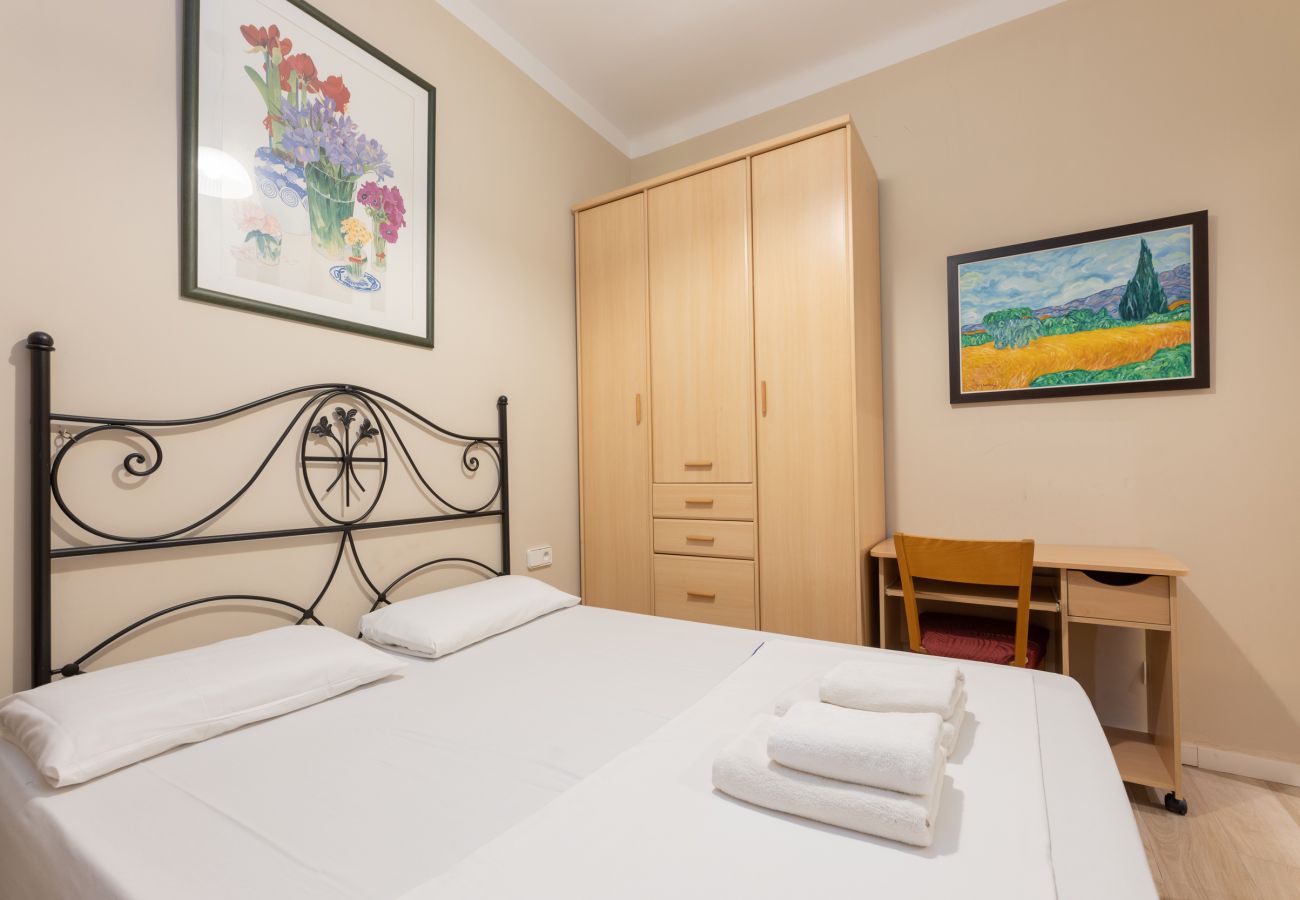 Appartement in Barcelona - CALABRIA, piso amplio ideal familias o grupos en Eixample, Barcelona centro