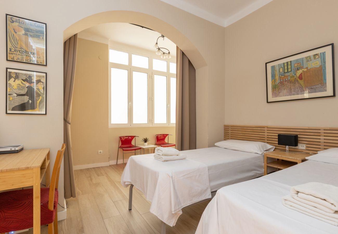 Appartement in Barcelona - CALABRIA, piso amplio ideal familias o grupos en Eixample, Barcelona centro