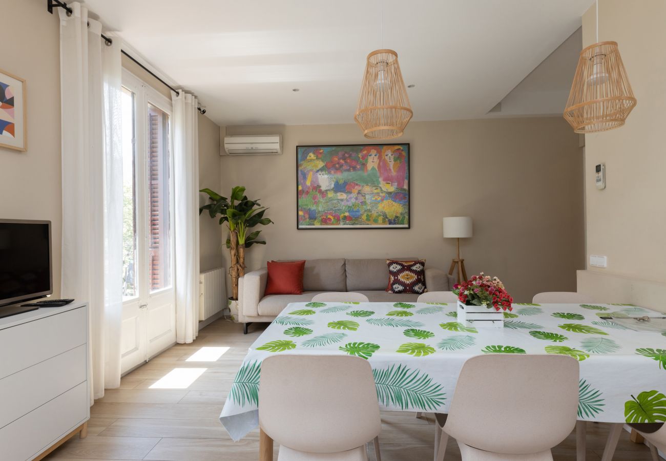 Appartement in Barcelona - CALABRIA, piso amplio ideal familias o grupos en Eixample, Barcelona centro